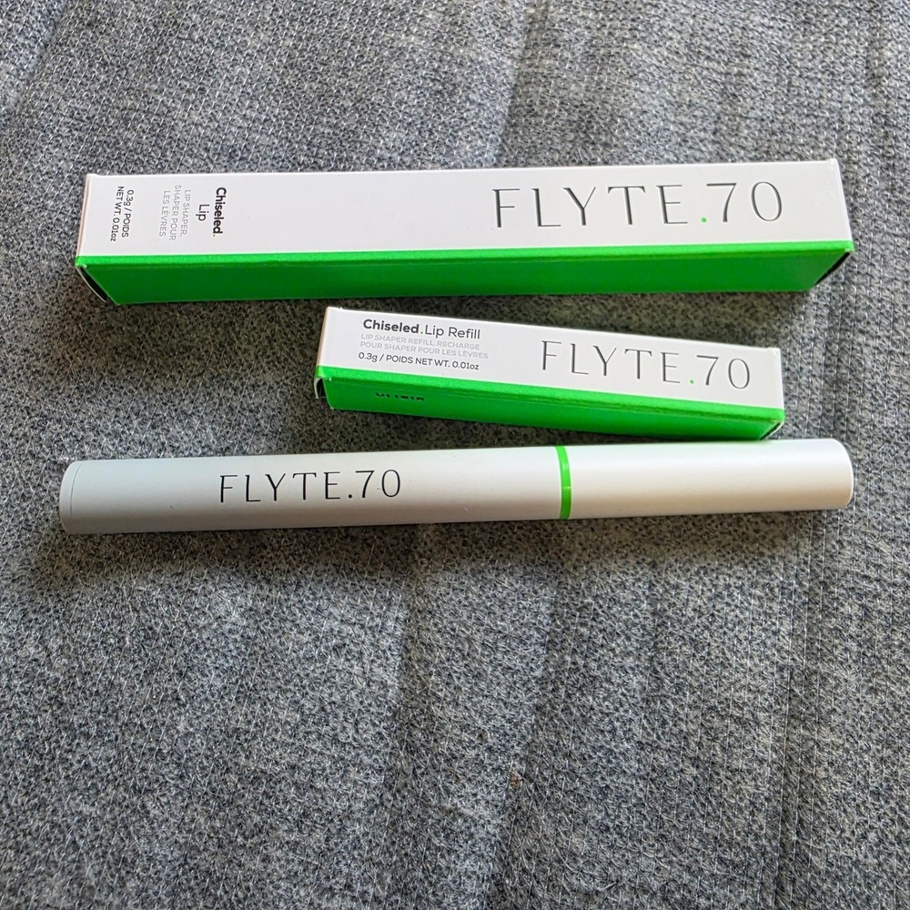 FLYTE 70‎ Chiseled Lip Shaper Stylus and 1 Refill Shade FAME Brand New